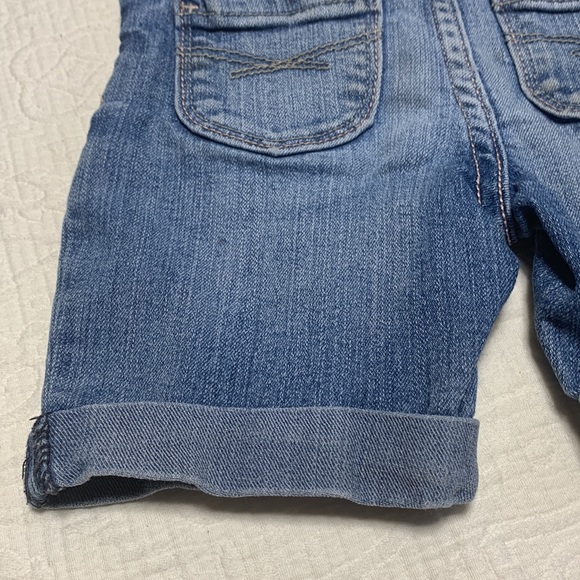 3T (6/$20) Stretch-Denim Jean Shorts by Gap - Picture 8 of 14